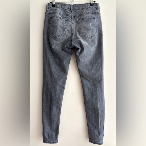 H&M Women's Distressed Grey Skinny Jeans, Size 8 - Picture 12 of 16
